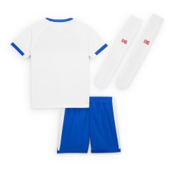 Tenue domicile enfant Angleterre 2025